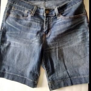 Signature Levi Strauss & CO. Shorts Jeans SZ 16